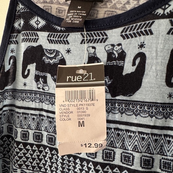 NEW! Rue21 Women's Elephant Geometric Print Spaghetti Strap Tank Top - Picture 3 of 3